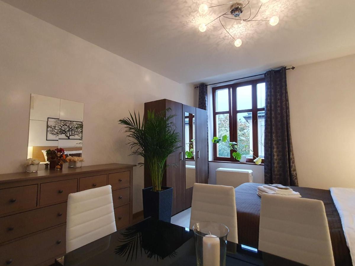 F-3 Krakow Rynek-Wawel O&P Apartfamily Exterior photo